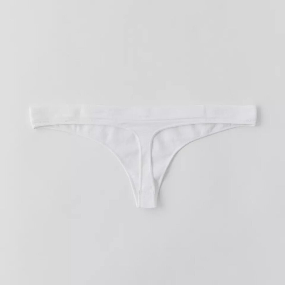 NWT UO Out From Under Minimal Seamless Knit White Thong - Picture 2 of 6